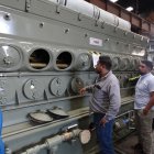 Técnico. Celso Sánchez inspeccionando uno de los motores de Progen, el 19 de septiembre de 2024 en Houston, en Estados Unidos. Hoy es testigo de Fiscalía.