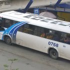 El bus fue retenido por agentes de la ATM