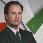 Dennis Haskins en su icónico papel de Richard Belding, quien falleció el lunes a los 75 años.