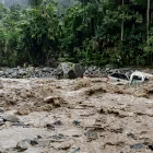 El río Bulubulu creció de forma repentina y arrastró a cinco trabajadores que regresaban de su jornada. Otros siete quedaron atrapados, pero lograron ponerse a salvo.