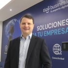 Roberto Andino, ceo de Tigo, en una oficina de la empresa en Guayaquil.