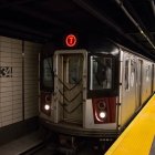 Imagen referencial del sitio donde falleción el cuencano de 59 años,  tras ser atacado con un cuchillo en el metro de Nueva York.