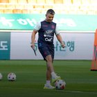 El entrenador Marcelo Gallardo está evaluando a la plantilla tricolor.