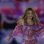 Shakira recibió a Dua Lipa como invitada especial durante uno de sus conciertos en Madrid.