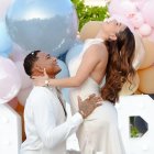 El peleador ecuatoriano Michael Morales en la pedida de mano y revelación de género con su pareja Katya Salazar.