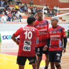 Quito Granaderos disputa, con Santo Domingo Tsáchilas, el segundo lugar de la división centro.