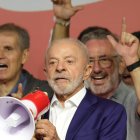 El presidente de Brasil y candidato a la reelección, Luiz Inácio Lula da Silva, luego de conocer los resultados oficiales de la primera vuelta.