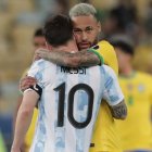 Lionel Messi y Neymar se enfrentaron en las eliminatorias sudamericanas, con Argentina y Basil, respectivamente.