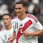 Jairo Vélez busca convertirse en el hombre que le dé pausa, creatividad y claridad al ataque de la selección peruana.