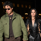 Ana de Armas y Beto Montenegro hicieron público su romance en París al llegar tomados de la mano.