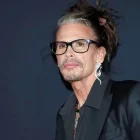 En 2023, Aerosmith había comenzado la gira “Peace Out: The Farewell Tour”, pero los conciertos tuvieron que ser suspendidos debido a una lesión sufrida por Steven Tyler.