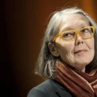 La Academia Sueca resaltó que casi toda su producción nace de la relación entre su obsesión por las palabras y la búsqueda de nuevos significados.