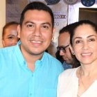 Geovanny Vega junto a la dirigente del correísmo, Luisa González, en un evento de enero de 2025.