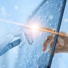 La inteligencia artificial ofrece nuevas herramientas para producir contenidos, pero la verificación, el criterio y la responsabilidad humana siguen marcando la diferencia en el ejercicio periodístico.