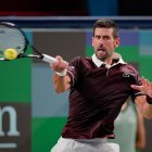Novak Djokovic lució agotado ante Hubert Hurkacz quien en dos sets lo eliminó en su primer partido del Masters 1000 de Shanghai.