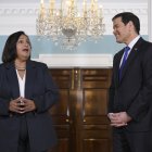 La líder de un bloque de oposición de Venezuela, Dinorah Figuera, habla junto al secretario de Estado de Estados Unidos, Marco Rubio, durante una reunión este viernes .