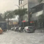 Clima: Después de varias horas de intenso calor, las lluvias comenzaron a caer en distintos puntos de Guayaquil.