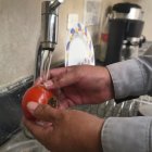 El agua potable regresó a barrios como La Mariscal en el norte de la capital.