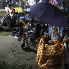 Elodia Oliva (94 años) descansa en un parque este sábado, en el centro de Tonosí (Panamá).