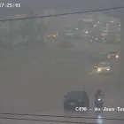 Juan Tanca Marengo: La acumulación de agua en los exteriores del Colegio Americano dificultó el tránsito vehicular durante la tarde de este domingo.