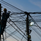 Usuarios de Samborondón y Daule reportaron interrupciones del servicio eléctrico y exigieron explicaciones a las autoridades.