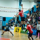 Quito Granaderos ganó su partido a Hieleros, pero depende de los resultados en la división sur para meterse al repechaje.
