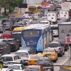 Aún se puede observar una obra en la avenida Juan Tanca Marengo, norte de Guayaquil.
