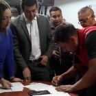 Operativo en el Ministerio de Educación por una presunta red de tráfico de influencias.