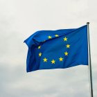 La compañía explicó que mantiene conversaciones con las instituciones europeas para encontrar una solución, aunque no ofreció una fecha para resolver la situación.