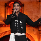 Carlos Rivera reprogramó sus conciertos en Quito y Guayaquil por una cirugía en una de sus cuerdas vocales.