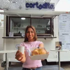 El concepto reúne dos productos que son el centro de la experiencia, bebidas preparadas con café de especialidad y bagels.