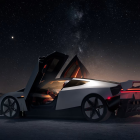 El auto deportivo Tesla Roadster fue presentado tras casi una década de espera.