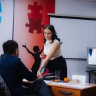 Un jurado integrado por cuatro personas escuchó los proyectos de las candidatas.