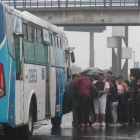 Movilizarse en bus se volvió complicado por la lluvia de este 19 de octubre de 2026.
