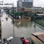 Las inundaciones se evidenciaron en varios barrios de Babahoyo la mañana de este lunes 19 de octubre.