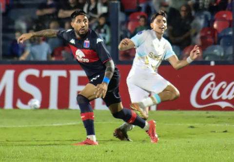 Federico Paz marcó el gol del triunfo de Macará.