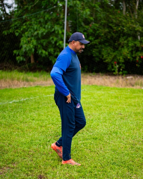 Edwin Villafuerte, exarquero campeón con Barcelona SC, ahora integra el cuerpo técnico de Insutec FC en la Copa Ecuador