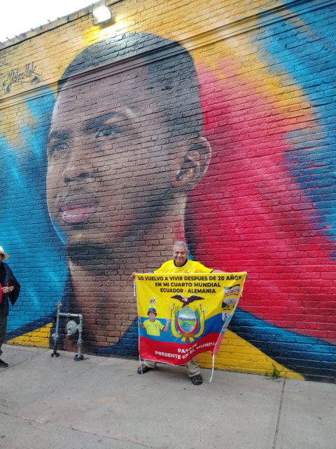 Ecuador junto al mural de Willian Pacho en Kansas City.