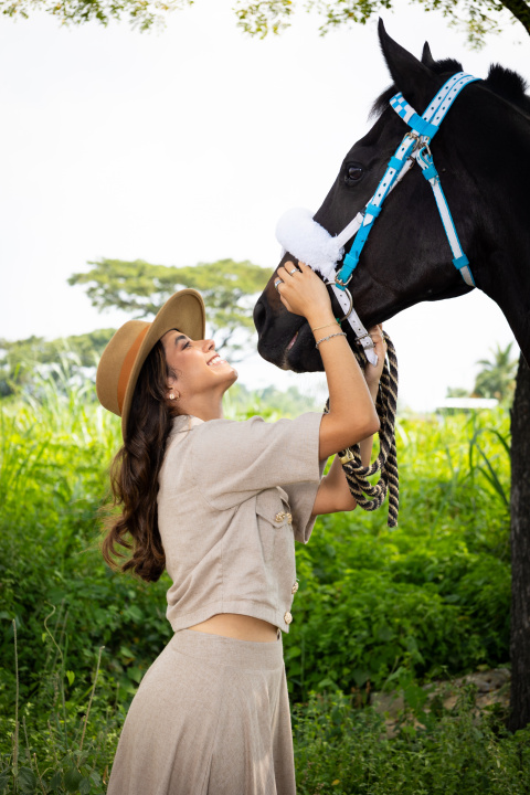 Desde pequeña, María Emilia sintió una conexión especial con los caballos, vínculo que con los años se transformó en vocación.