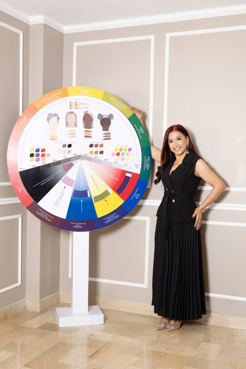 Su trayectoria une maquillaje, asesoría de imagen y formación constante en el mundo del color.