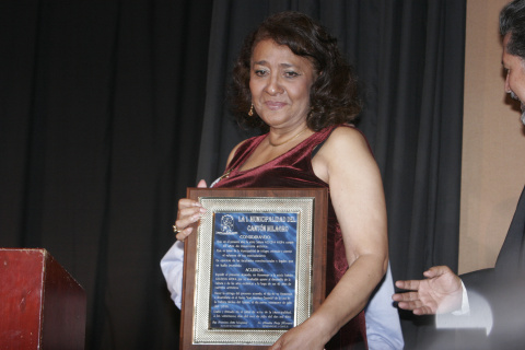 Azucena Mora, actriz de Las Pericas, fue homenajeada len julio del 2010 en la Casa de la Cultura por sus 40 años en la actuación en teatro y la televisión. La milagreña recibió una placa del Municipio de Milagro y una condecoración de la Unión de Artistas Populares