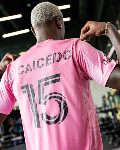 Fricio Caicedo usará el dorsal 15 en el equipo de Florida.