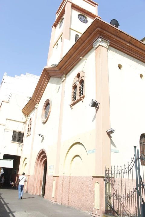 Fachada de la iglesia San Alejo, ubicada en la Bahía de Guayaquil.