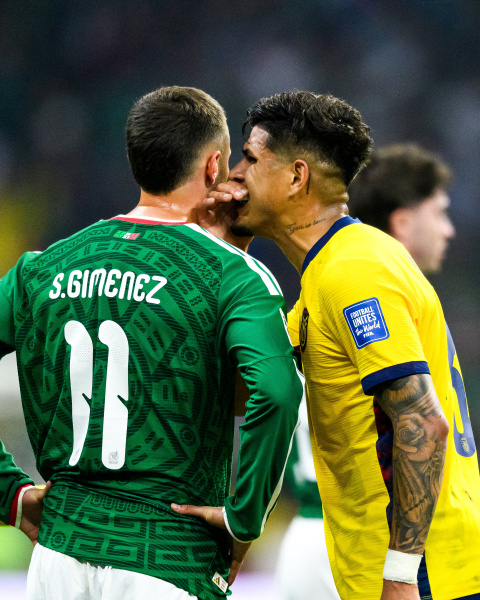 Piero Hincapié fue expulsado en el juego de Ecuador ante México.