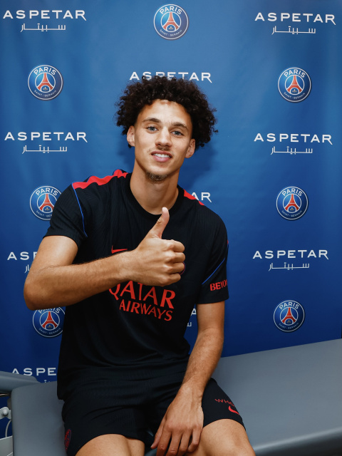 Maghnes Akliouche ya está listo para entrenar con PSG.