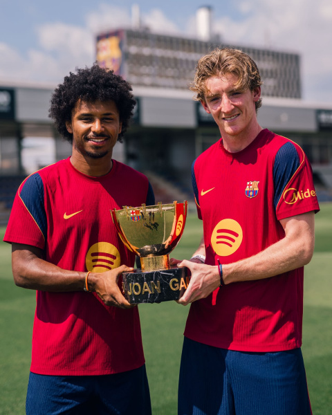 El FC Barcelona presenta a sus nuevos fichajes en el partido del Trofeo Joan Gamper 2026.