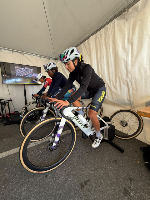 Natalie Revelo minutos antes de salir a la pista del Mundial.
