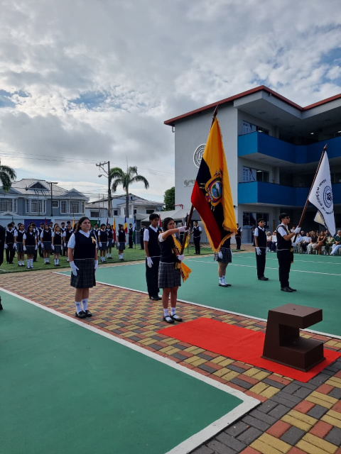 Abanderados del Liceo Panamericano Centenario.