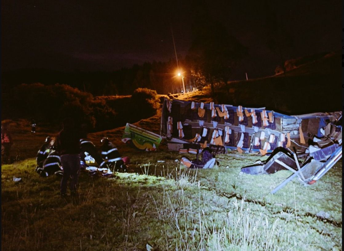 Siniestro de tránsito en la vía Papallacta deja ocho heridos