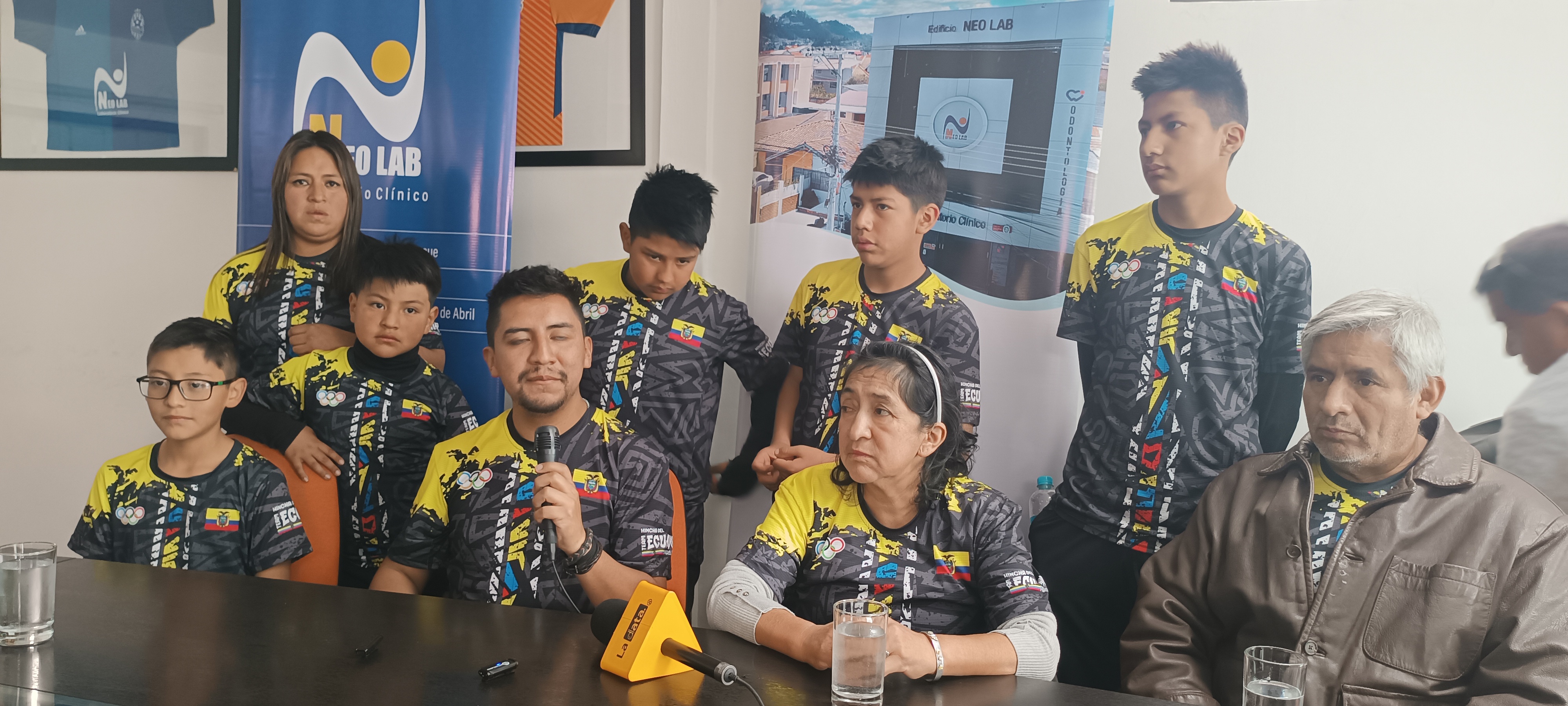 Daniel Pintado: Familia y vecinos en Cuenca rendidos por su hijo de oro